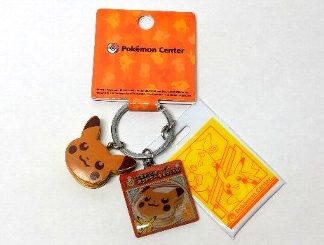■商品説明→ポケモン 限定 ショッパー袋 キーホルダー ケーキ 未使用品。ショッパー袋：約３８×５５mm。 メタルプレート部分：約２９×２９mm。 ピカチュウのホットケーキ：３０×２５×厚み８mm。※